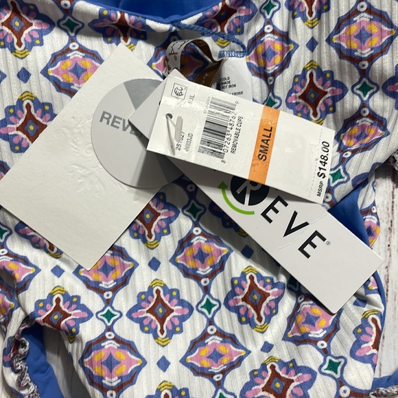 NWT BECCA BY REBECCA VIRTUE
Skylar Reversible Plunge One Piece Swimsuit - Picture 15 of 16